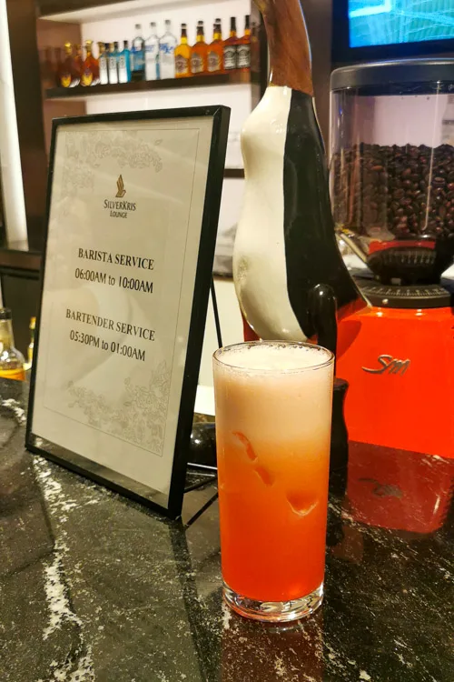 Singapore Arlines SilverKris Lounge Business Class Terminal 3 Changi Airport - Beverage - Alcoholic Drinks