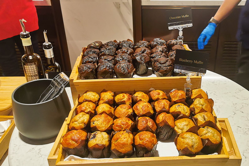 Singapore Arlines SilverKris Lounge Business Class Terminal 3 Changi Airport - Cold Food - Pastries