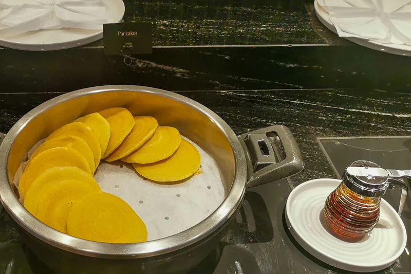 Singapore Arlines SilverKris Lounge Business Class Terminal 3 Changi Airport - Food - Buffet