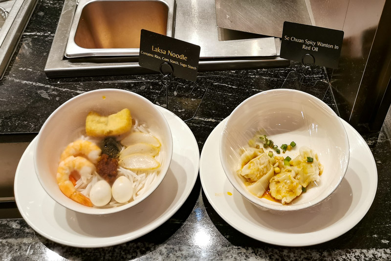 Singapore Arlines SilverKris Lounge Business Class Terminal 3 Changi Airport - Food - Noodle Station