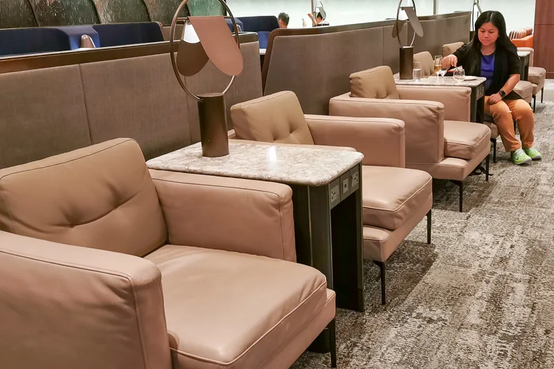 Singapore Arlines SilverKris Lounge Business Class Terminal 3 Changi Airport - Seating