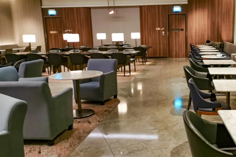 Singapore Arlines SilverKris Lounge Business Class Terminal 3 Changi Airport - Seating