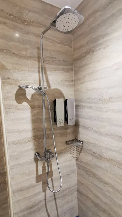 Ambassador Transit Lounge at Terminal 2 Review - Shower