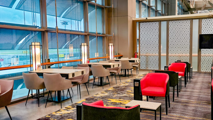 Marhaba Lounge Terminal 3 Review