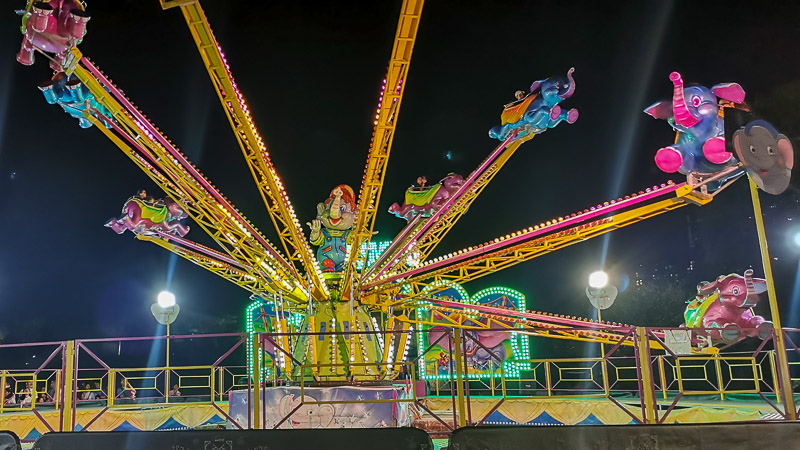 Singapore Christmas Wonderland 2023 - Frosty Fairground  Carnival Ride Dumbo