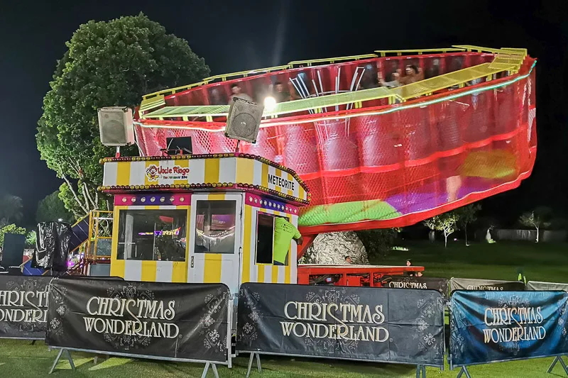 Singapore Christmas Wonderland 2023 - Frosty Fairground Carnival Ride Meteorite