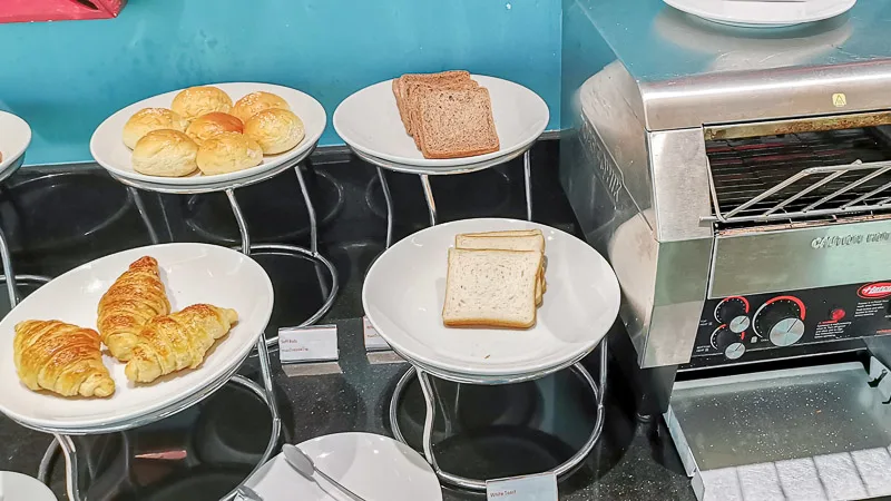 ibis Styles Phuket City Review - Breakfast