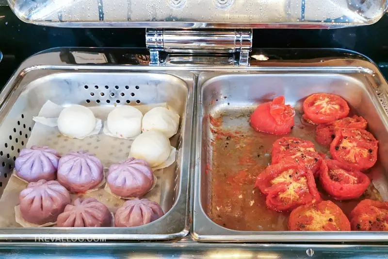 Hotel Faber Park Breakfast - Steamed Bao and tomatoes