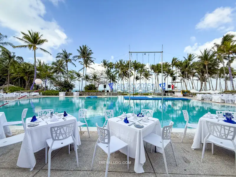 Club Med Bintan Review - White Pool Dinner