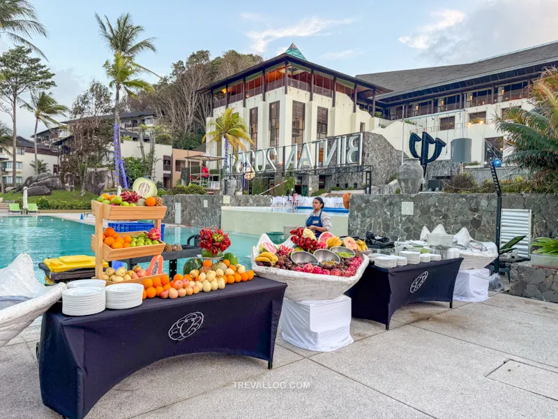 Club Med Bintan Review - White Pool Dinner