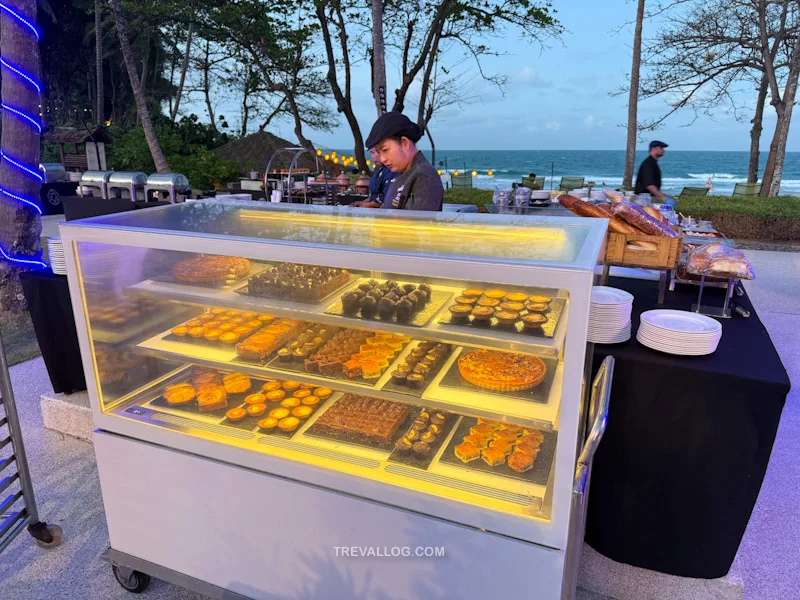 Club Med Bintan Review - White Pool Dinner