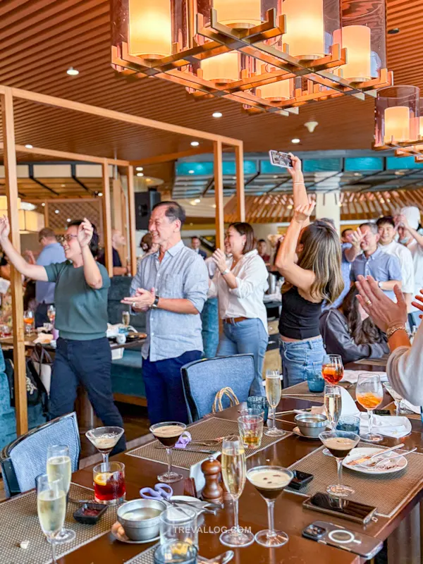 Pan Pacific Singapore Edge - Sunday Funday Brunch Review - Live Band Performance