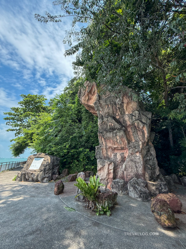Labrador Nature Park - Dragons Teeth Gate